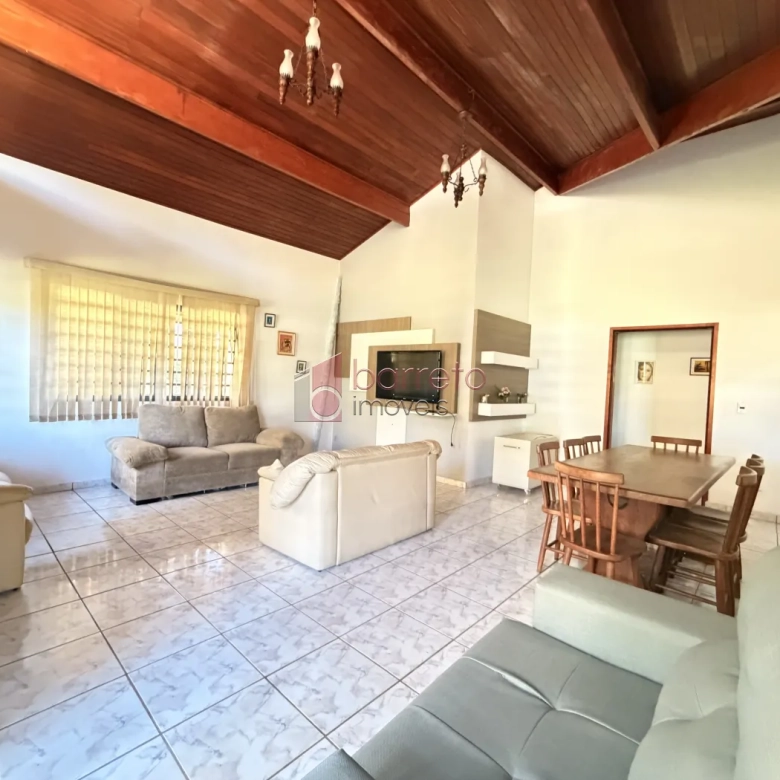 CHÁCARA À VENDA – 03 QUARTOS – VALE DOS CEBRANTES – JUNDIAÍ/SP