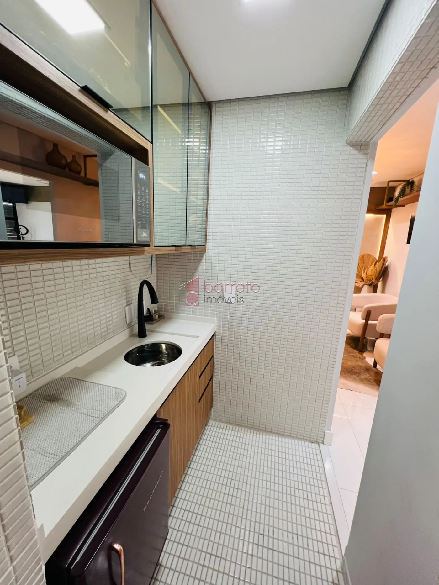 SALA COMERCIAL MOBILIADA PARA LOCAÇÃO NO CONDOMÍNIO NINO PLAZA – JUNDIAÍ/SP