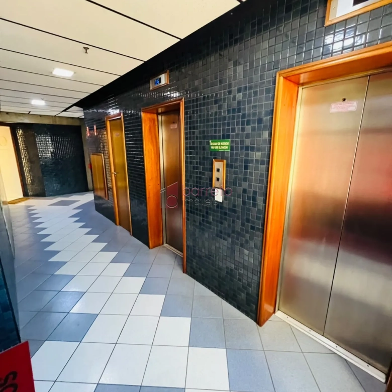 SALA COMERCIAL MOBILIADA PARA LOCAÇÃO NO CONDOMÍNIO NINO PLAZA – JUNDIAÍ/SP
