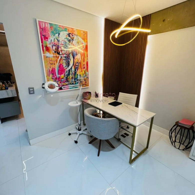 SALA COMERCIAL MOBILIADA PARA LOCAÇÃO NO CONDOMÍNIO NINO PLAZA – JUNDIAÍ/SP