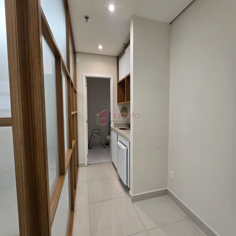 SALA COMERCIAL PARA LOCAÇÃO E VENDA NO EDIFÍCIO NO GOLDEN OFFICE – JUNDIAÍ/SP