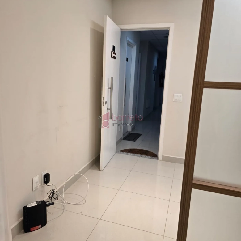 SALA COMERCIAL PARA LOCAÇÃO E VENDA NO EDIFÍCIO NO GOLDEN OFFICE – JUNDIAÍ/SP