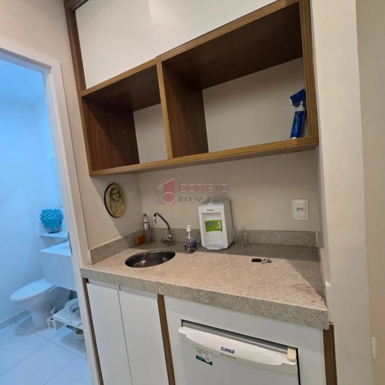 SALA COMERCIAL PARA LOCAÇÃO E VENDA NO EDIFÍCIO NO GOLDEN OFFICE – JUNDIAÍ/SP