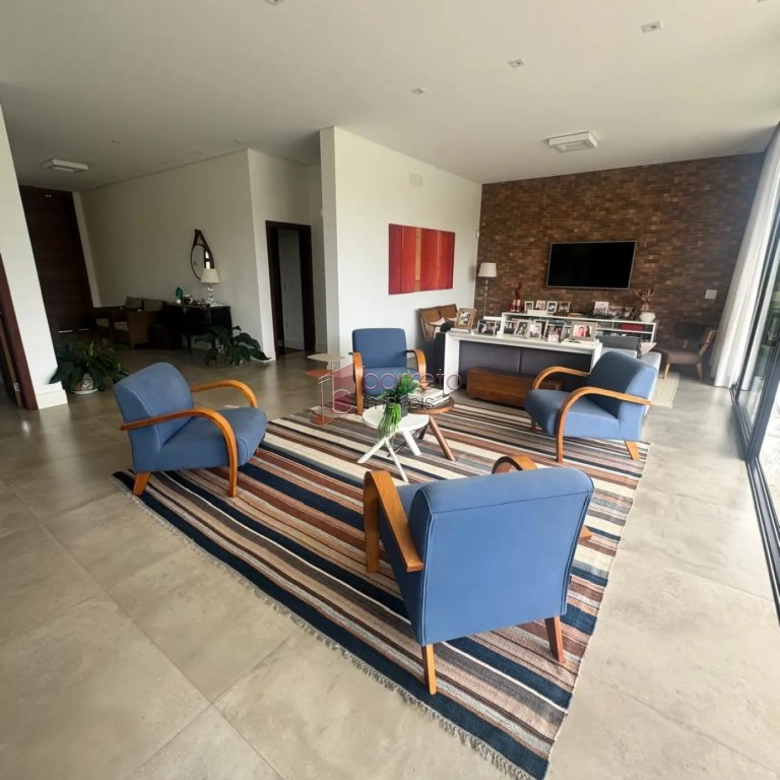 CASA À VENDA NO CONDOMÍNIO SERRA AZUL – ITUPEVA/SP