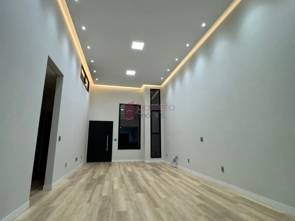 CASA À VENDA NO CONDOMÍNIO PHYTUS – CABREÚVA/SP