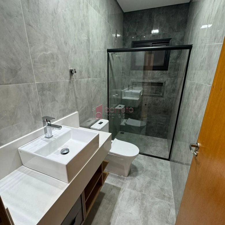 CASA À VENDA NO CONDOMÍNIO PHYTUS – CABREÚVA/SP