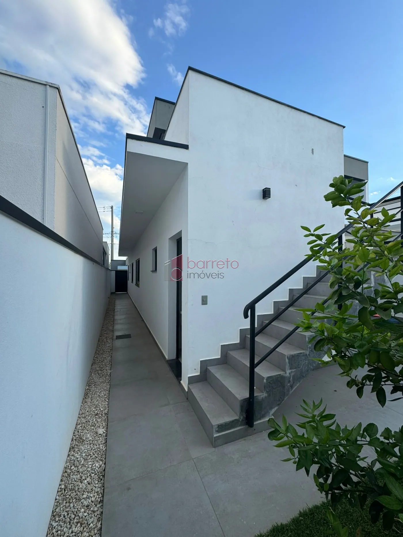 CASA À VENDA NO CONDOMÍNIO PHYTUS – CABREÚVA/SP