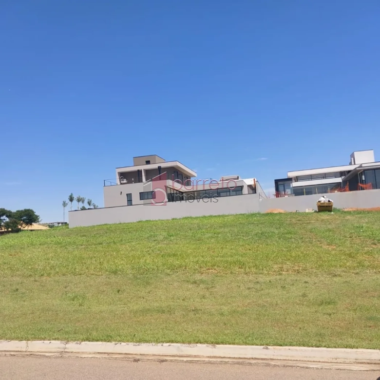 TERRENO PLANO À VENDA NO CONDOMÍNIO FAZENDA SERRA AZUL II – ITUPEVA/SP