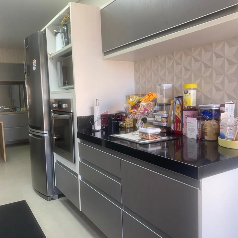 APARTAMENTO À VENDA NO CONDOMÍNIO ALTA VISTA EM JUNDIAÍ/SP