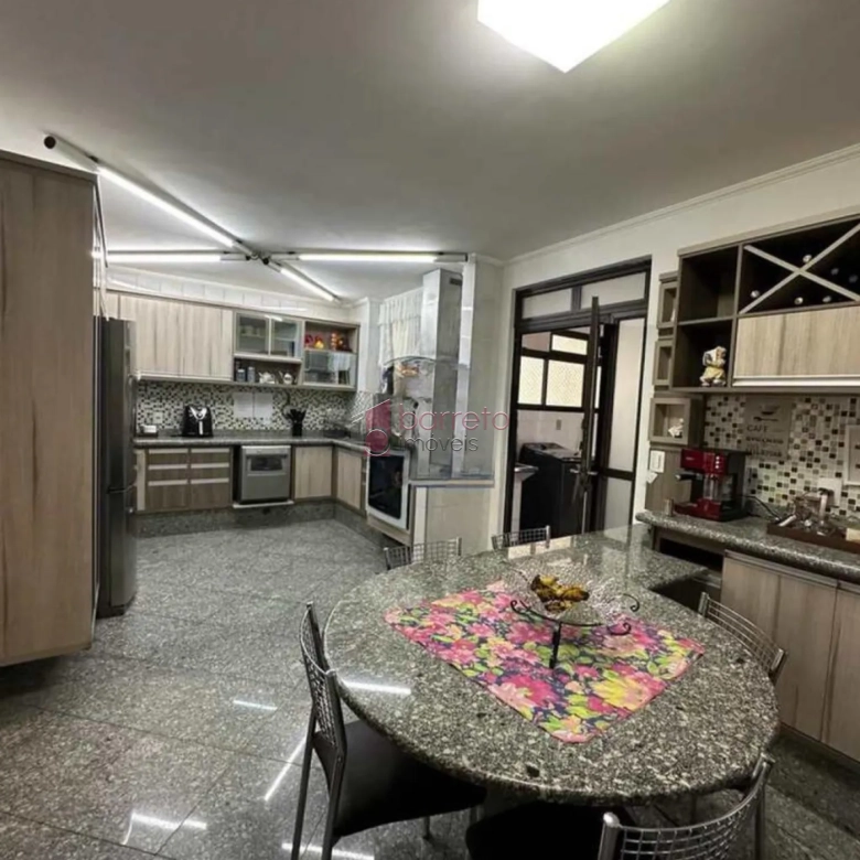 APARTAMENTO ALTO PADRÃO COM 3 DORMITÓRIOS À VENDA NO CENTRO DE JUNDIAÍ/SP
