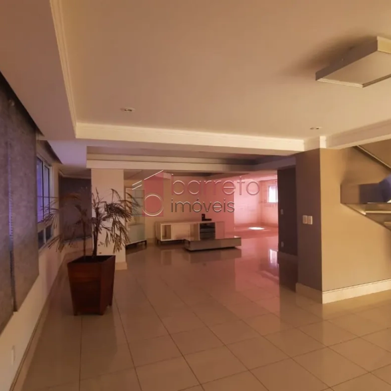 COBERTURA ESTILO DUPLEX PARA VENDA E LOCAÇÃO NO CONDOMÍNIO MAISON CLASSIC – JUNDIAÍ/SP