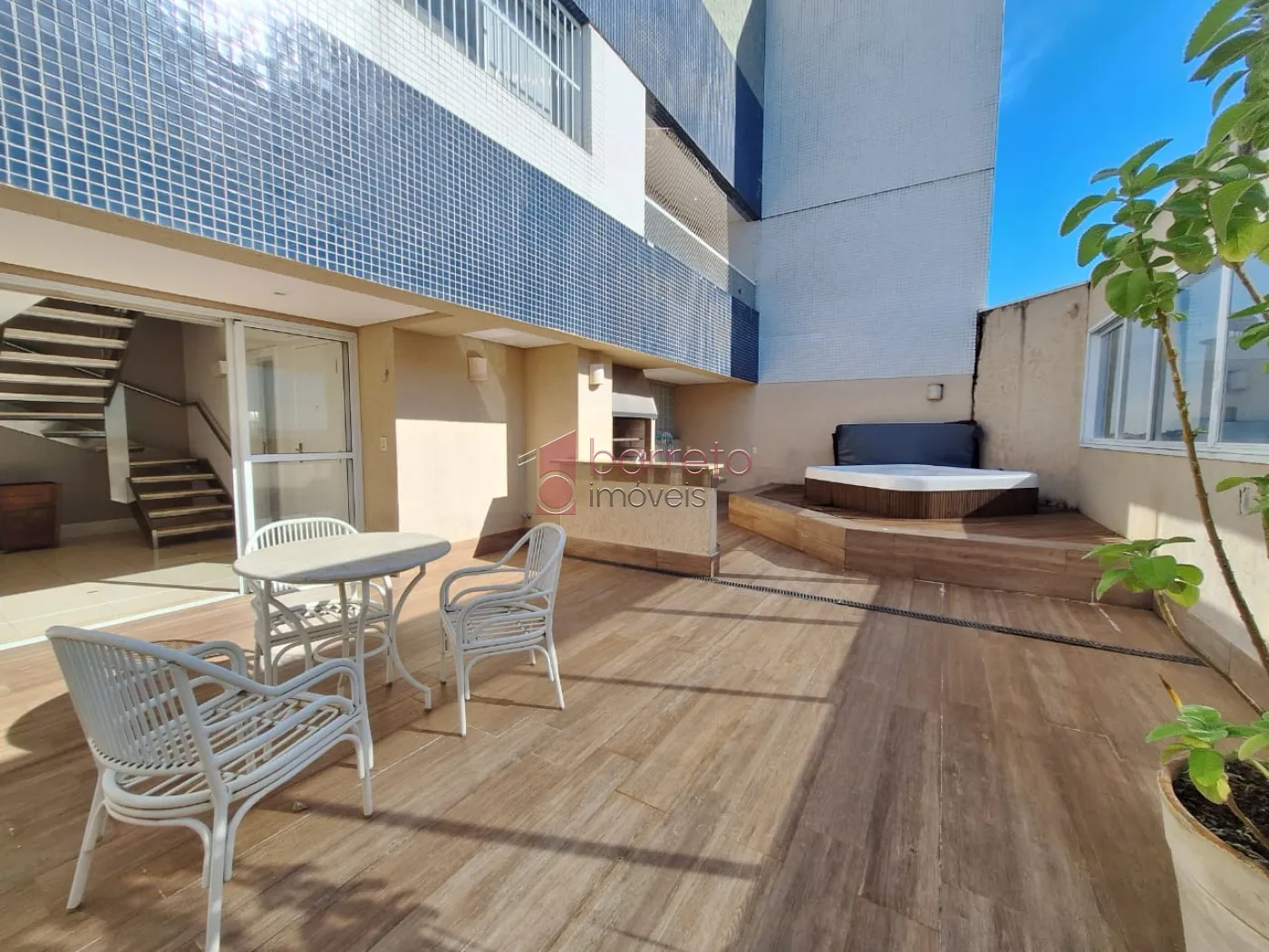 COBERTURA ESTILO DUPLEX PARA VENDA E LOCAÇÃO NO CONDOMÍNIO MAISON CLASSIC – JUNDIAÍ/SP