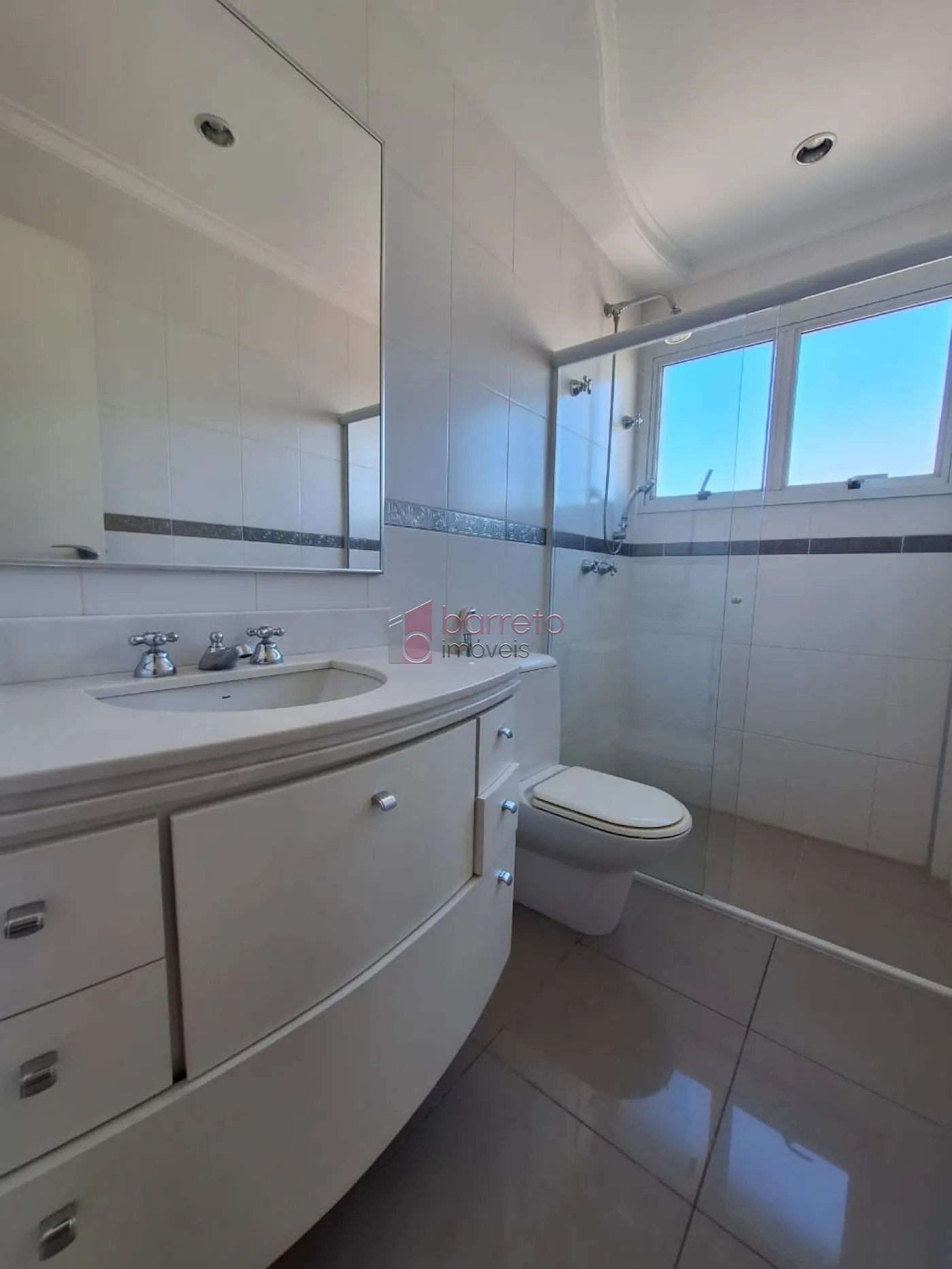 COBERTURA ESTILO DUPLEX PARA VENDA E LOCAÇÃO NO CONDOMÍNIO MAISON CLASSIC – JUNDIAÍ/SP