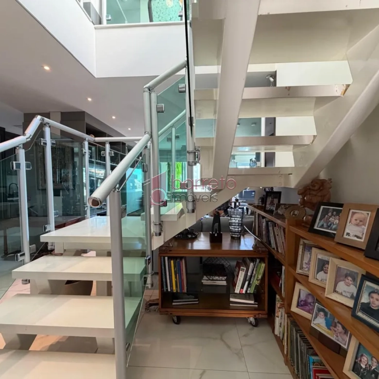 COBERTURA DUPLEX COM 04 SUÍTES À VENDA NO CONDOMÍNIO LE PARC RESIDENCE – JUNDIAÍ/SP