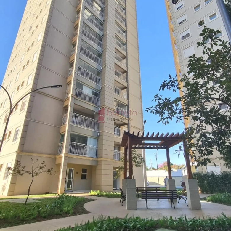 FINA COBERTURA COM VISTA PANORÂMICA À VENDA NO CONDOMÍNIO BOSQUE DOS JURITIS – BAIRRO MEDEIROS – JUNDIAÍ/SP