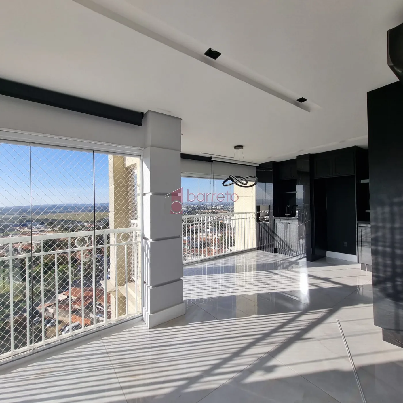 FINA COBERTURA COM VISTA PANORÂMICA À VENDA NO CONDOMÍNIO BOSQUE DOS JURITIS – BAIRRO MEDEIROS – JUNDIAÍ/SP