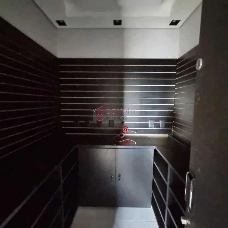 FINA COBERTURA COM VISTA PANORÂMICA À VENDA NO CONDOMÍNIO BOSQUE DOS JURITIS – BAIRRO MEDEIROS – JUNDIAÍ/SP