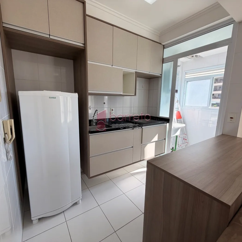 FLAT SEMI MOBILIADO PARA LOCAÇÃO NO CONDOMÍNIO IN DESING NA VILA ARENS – JUNDIAÍ/SP