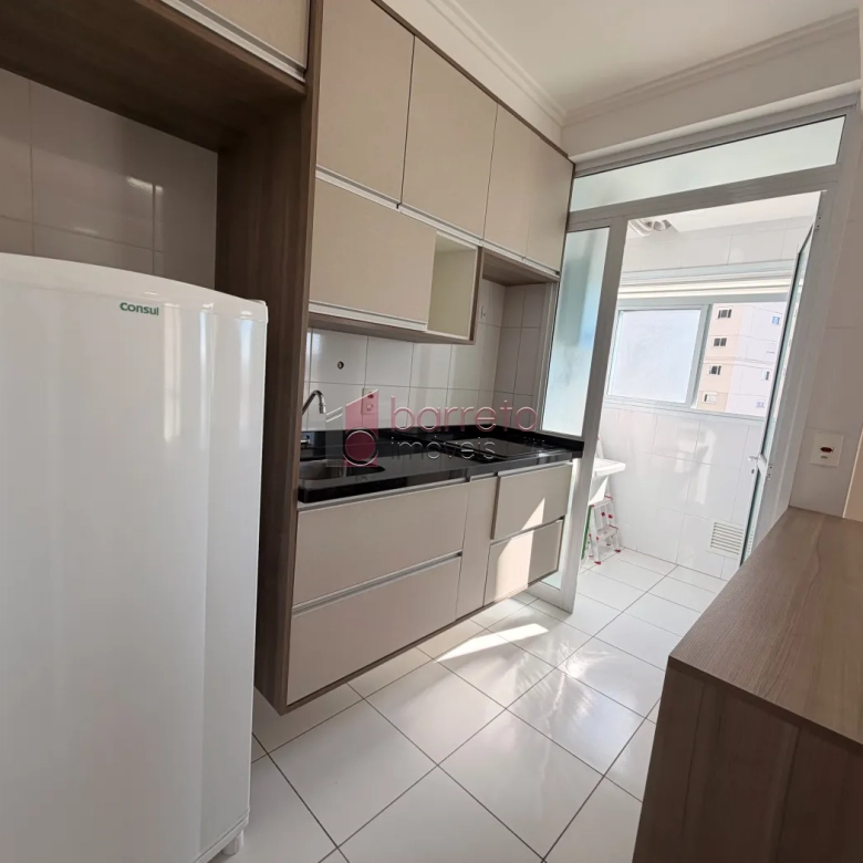 FLAT SEMI MOBILIADO PARA LOCAÇÃO NO CONDOMÍNIO IN DESING NA VILA ARENS – JUNDIAÍ/SP