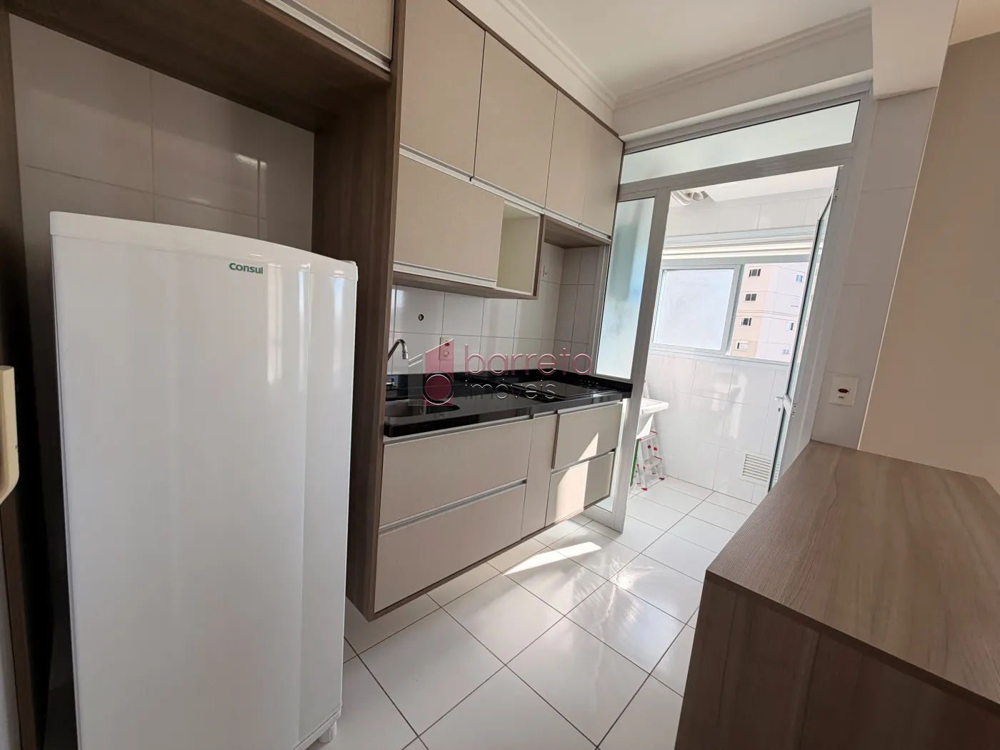FLAT SEMI MOBILIADO PARA LOCAÇÃO NO CONDOMÍNIO IN DESING NA VILA ARENS – JUNDIAÍ/SP