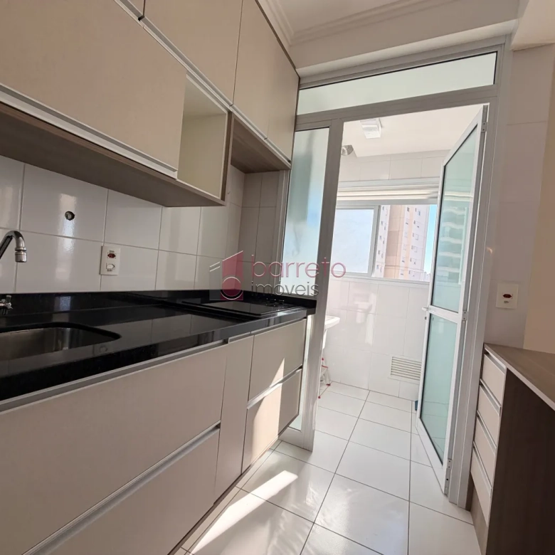 FLAT SEMI MOBILIADO PARA LOCAÇÃO NO CONDOMÍNIO IN DESING NA VILA ARENS – JUNDIAÍ/SP