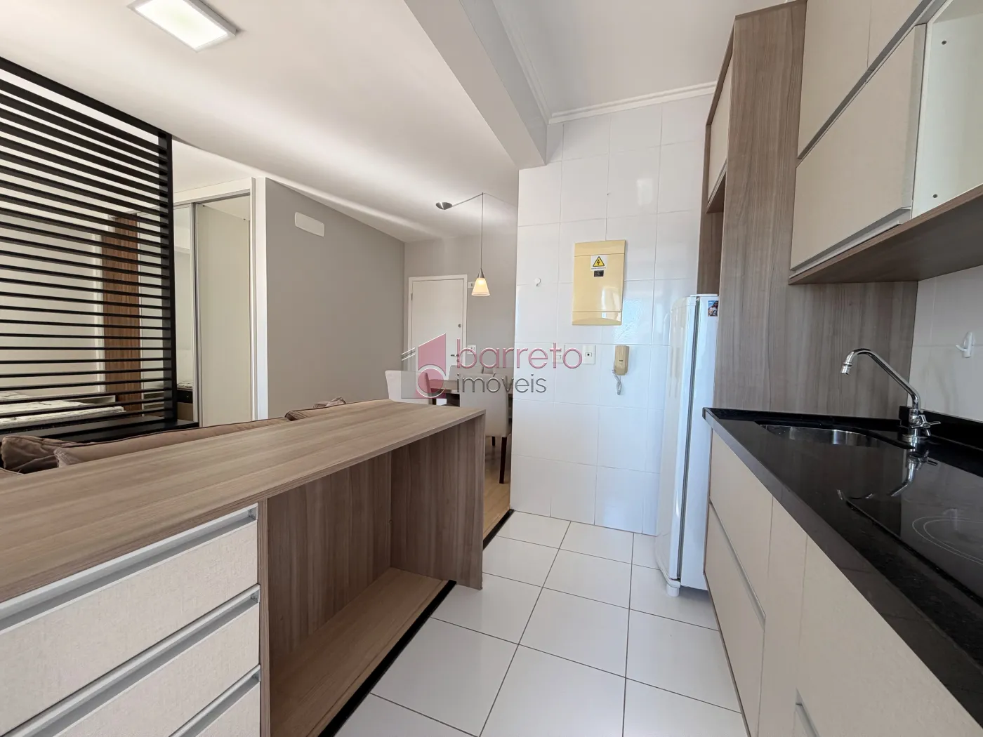 FLAT SEMI MOBILIADO PARA LOCAÇÃO NO CONDOMÍNIO IN DESING NA VILA ARENS – JUNDIAÍ/SP