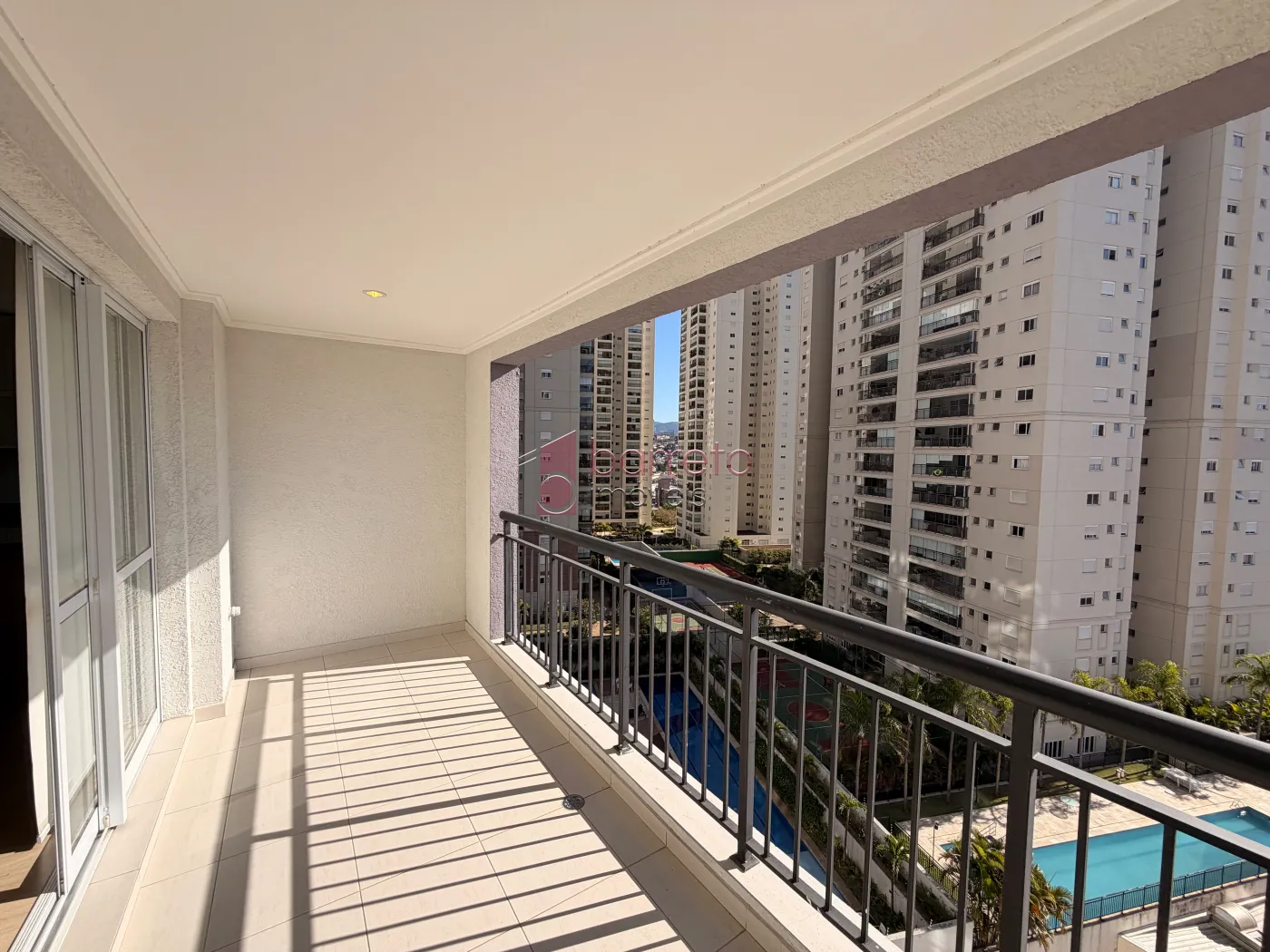 FLAT SEMI MOBILIADO PARA LOCAÇÃO NO CONDOMÍNIO IN DESING NA VILA ARENS – JUNDIAÍ/SP