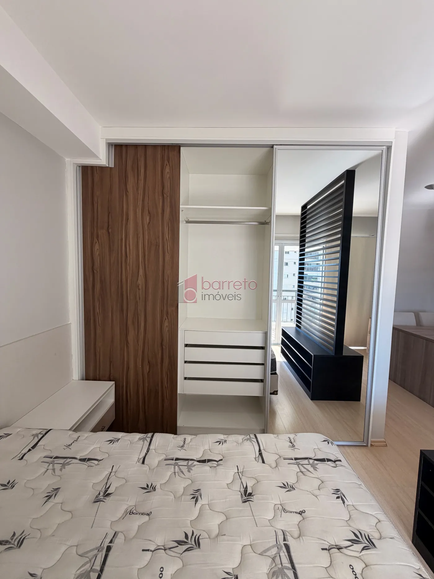 FLAT SEMI MOBILIADO PARA LOCAÇÃO NO CONDOMÍNIO IN DESING NA VILA ARENS – JUNDIAÍ/SP