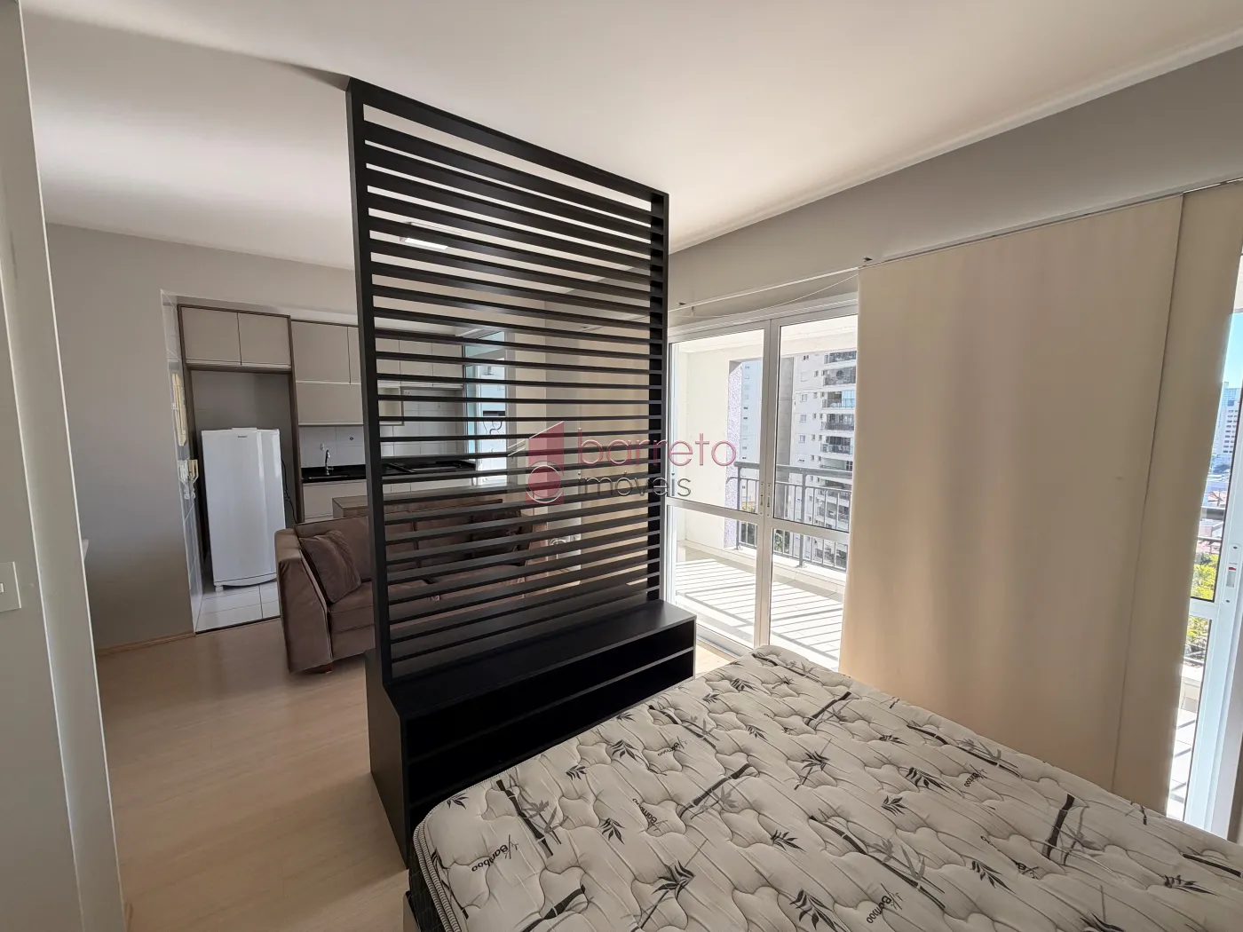 FLAT SEMI MOBILIADO PARA LOCAÇÃO NO CONDOMÍNIO IN DESING NA VILA ARENS – JUNDIAÍ/SP