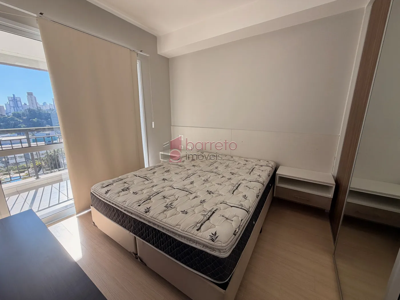 FLAT SEMI MOBILIADO PARA LOCAÇÃO NO CONDOMÍNIO IN DESING NA VILA ARENS – JUNDIAÍ/SP
