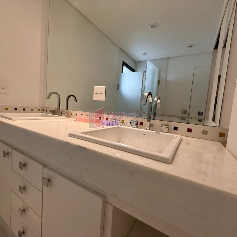 APARTAMENTO MOBILIADO PARA LOCAÇÃO MOBILIADO NO EDIFÍCIO BBC NA REGIÃO CENTRAL – JUNDIAÍ/SP