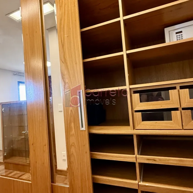 APARTAMENTO MOBILIADO PARA LOCAÇÃO MOBILIADO NO EDIFÍCIO BBC NA REGIÃO CENTRAL – JUNDIAÍ/SP