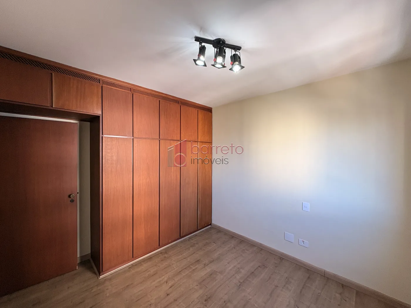 APARTAMENTO PARA VENDA E LOCAÇÃO NO EDIFÍCIO ACAPULCO – JUNDIAÍ/SP