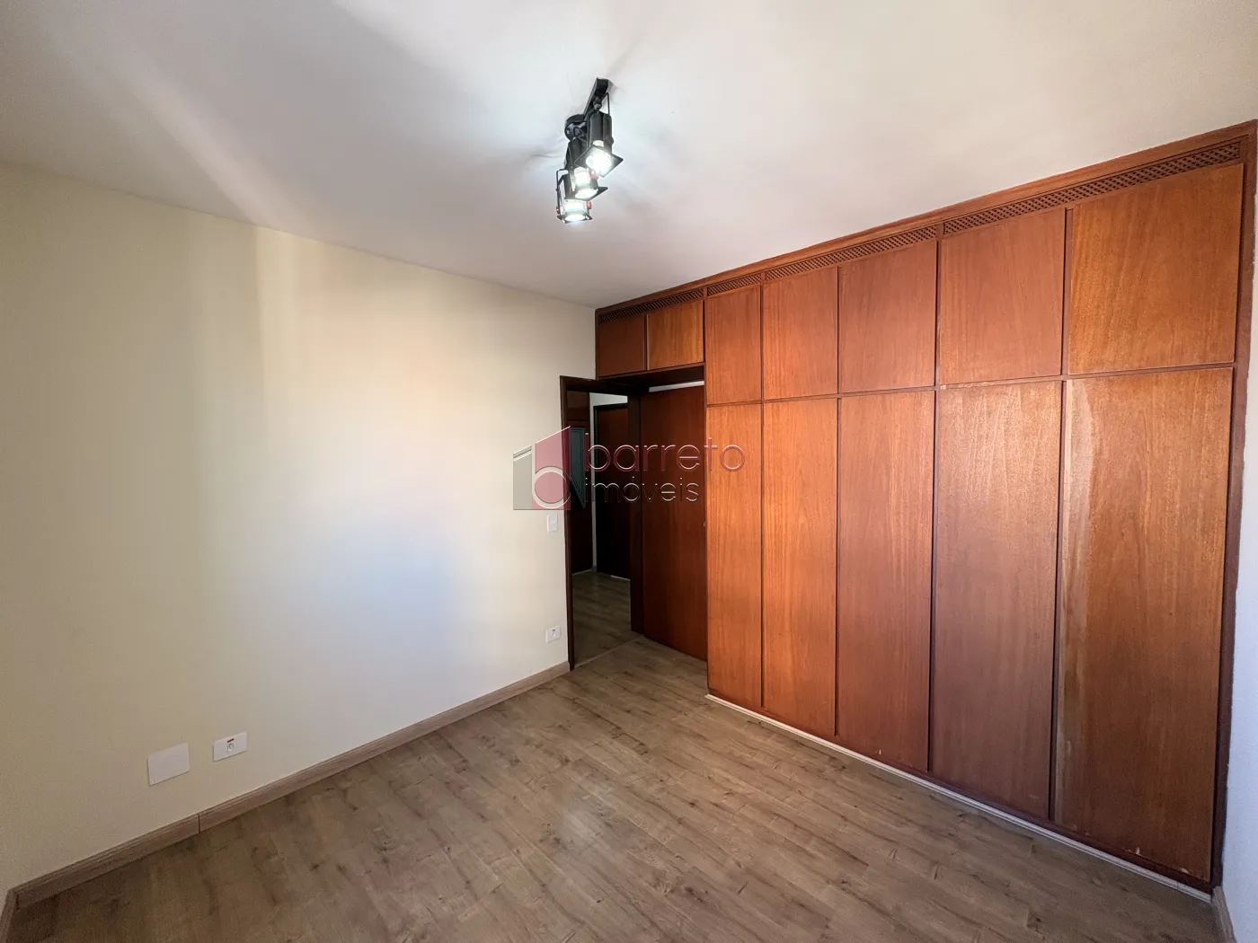 APARTAMENTO PARA VENDA E LOCAÇÃO NO EDIFÍCIO ACAPULCO – JUNDIAÍ/SP
