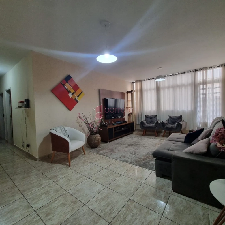 APARTAMENTO ESTILO CASA À VENDA NO CENTRO – JUNDIAÍ/SP