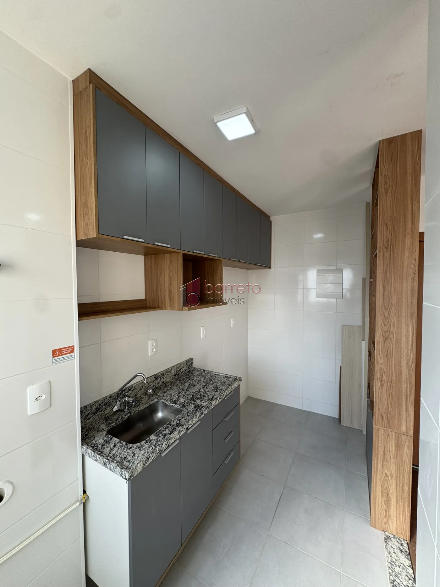 APARTAMENTO COM 02 QUARTOS À VENDA NO CONDOMÍNIO JARDIM DI FLORENÇA – MEDEIROS – JUNDIAÍ/SP