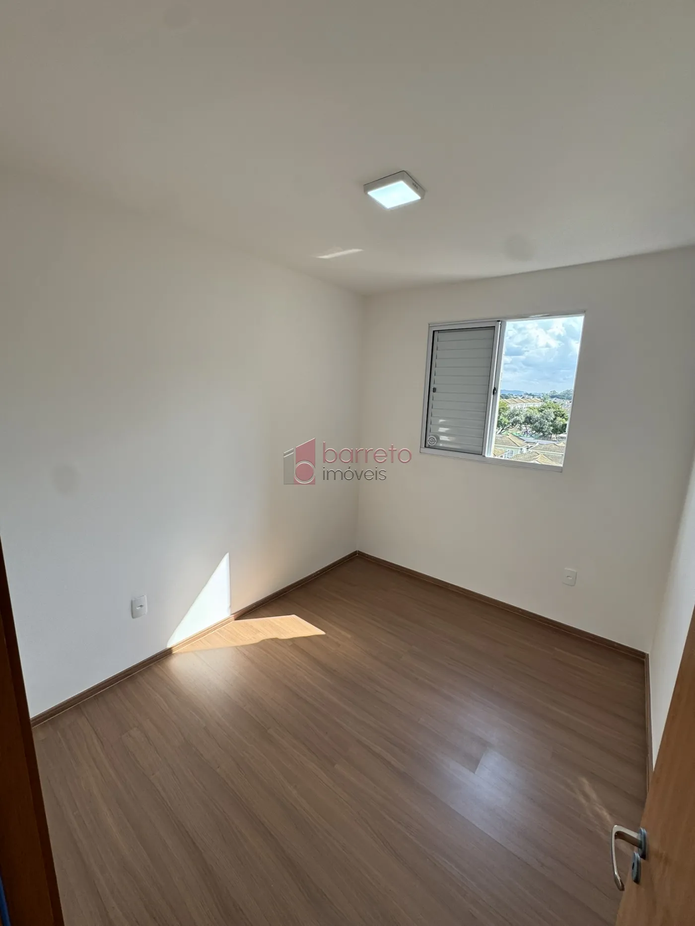 APARTAMENTO COM 02 QUARTOS À VENDA NO CONDOMÍNIO JARDIM DI FLORENÇA – MEDEIROS – JUNDIAÍ/SP