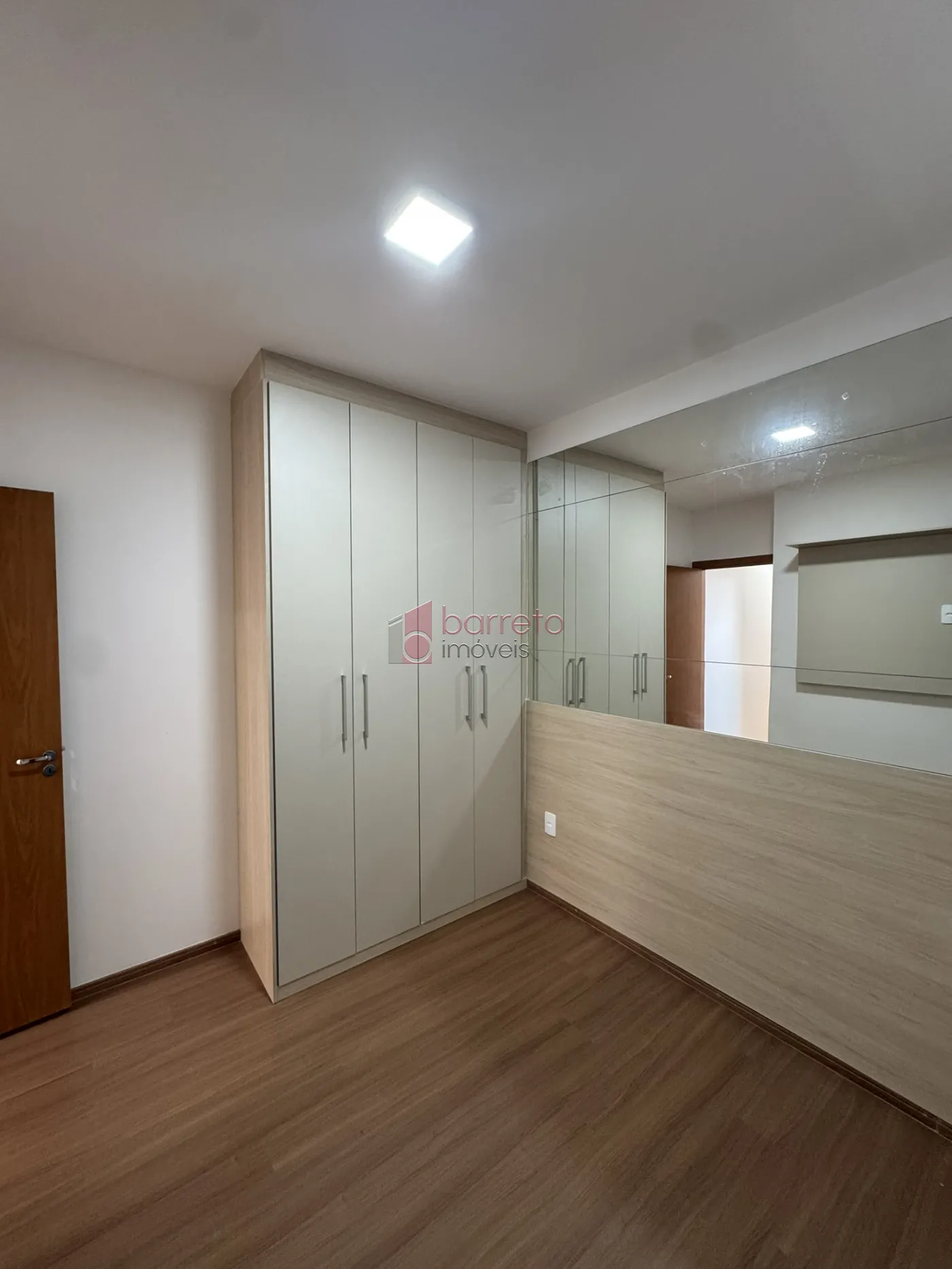 APARTAMENTO COM 02 QUARTOS À VENDA NO CONDOMÍNIO JARDIM DI FLORENÇA – MEDEIROS – JUNDIAÍ/SP