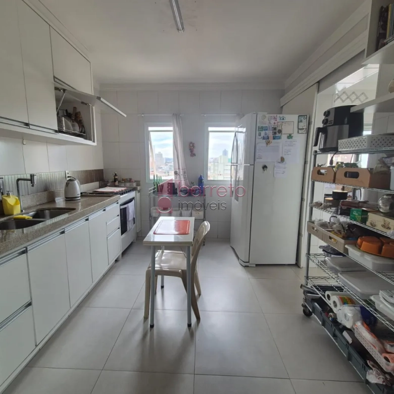 APARTAMENTO À VENDA NO EDIFÍCIO IPÊ – RUA PIRAPORA – JUNDIAÍ/SP