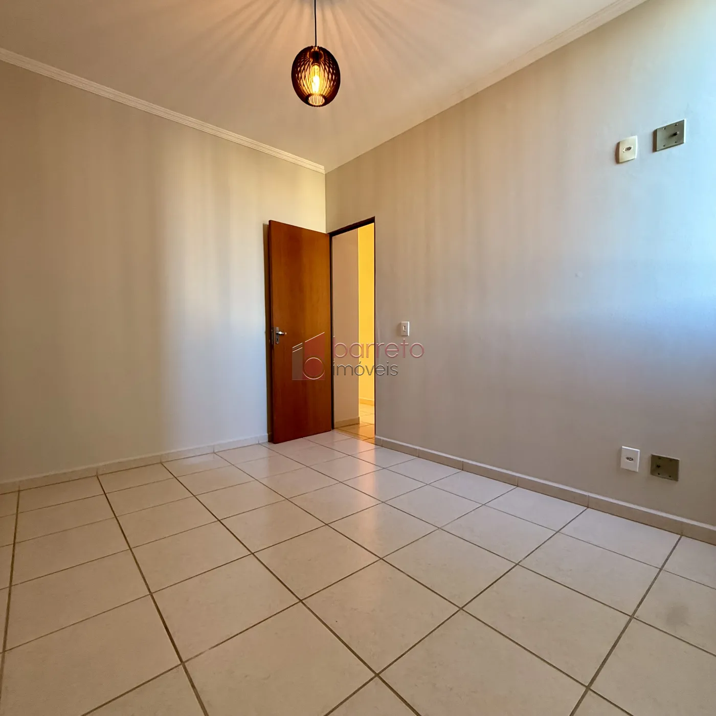 APARTAMENTO À VENDA NO CONDOMÍNIO CHÁCARA DAS FLORES II – JUNDIAÍ/SP