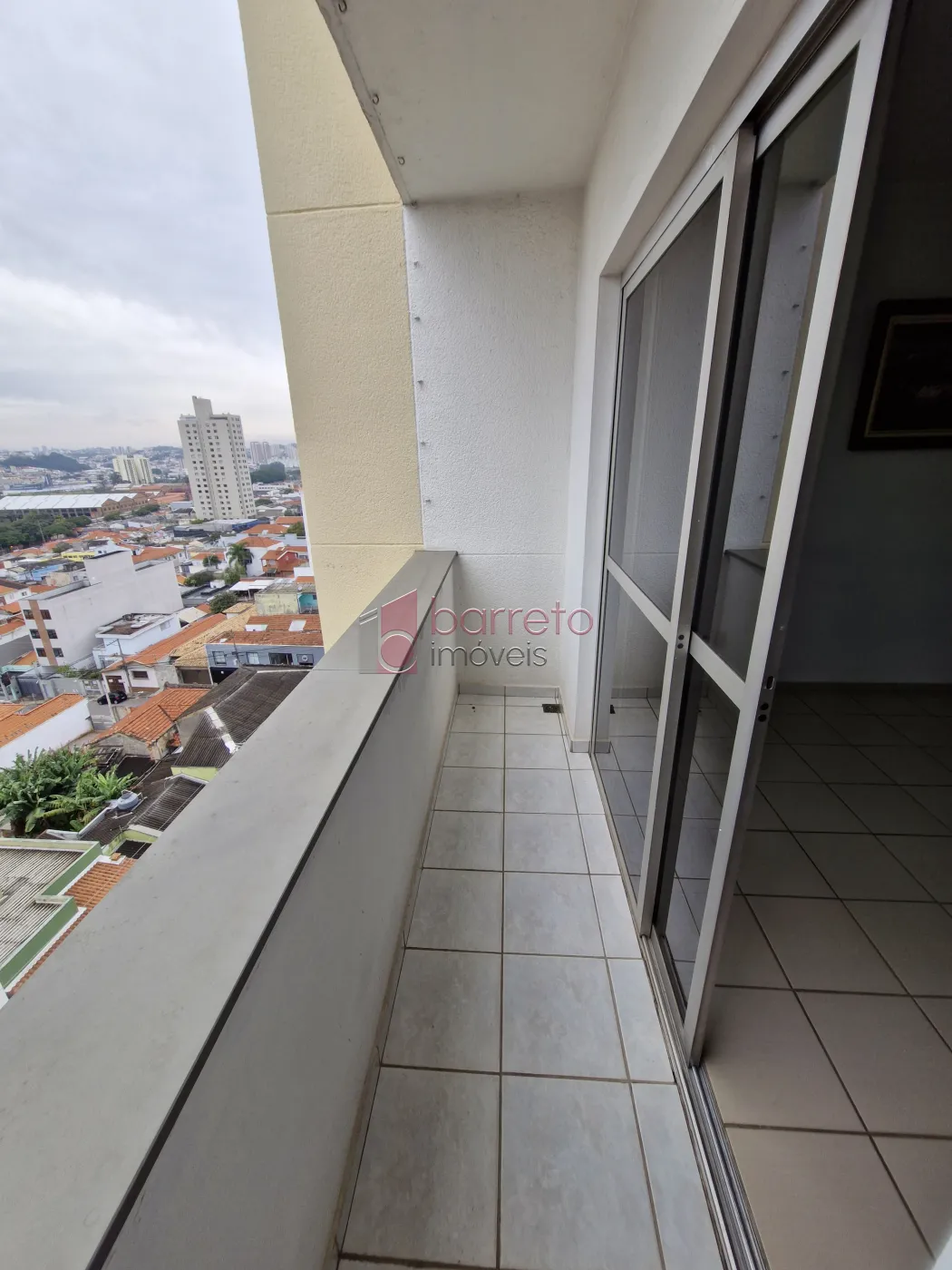 APARTAMENTO SEMI MOBILIADO NO EDIFÍCIO LIBERDADE – JUNDIAI/SP