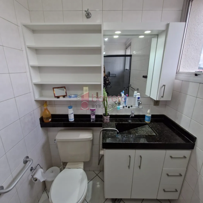 APARTAMENTO SEMI MOBILIADO NO EDIFÍCIO LIBERDADE – JUNDIAI/SP