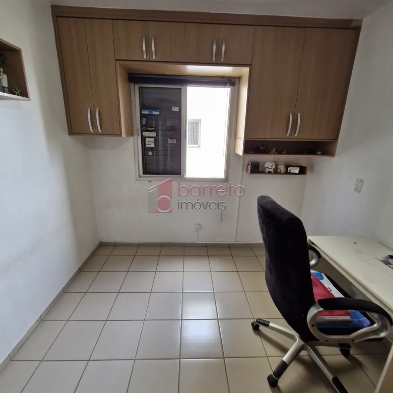 APARTAMENTO SEMI MOBILIADO NO EDIFÍCIO LIBERDADE – JUNDIAI/SP
