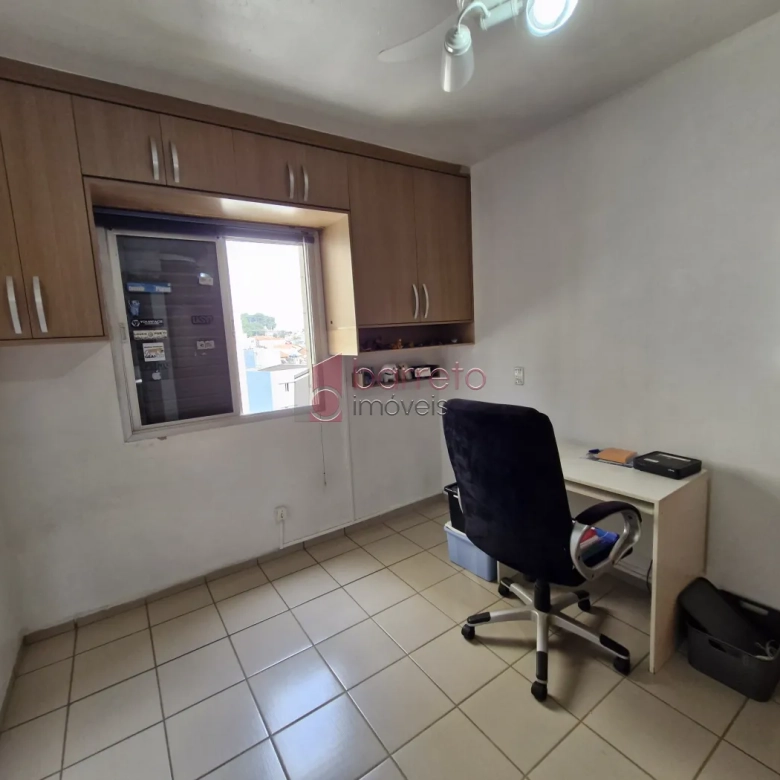 APARTAMENTO SEMI MOBILIADO NO EDIFÍCIO LIBERDADE – JUNDIAI/SP