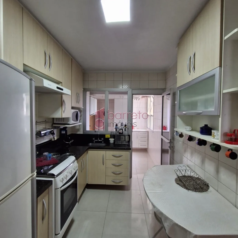 APARTAMENTO SEMI MOBILIADO NO EDIFÍCIO LIBERDADE – JUNDIAI/SP