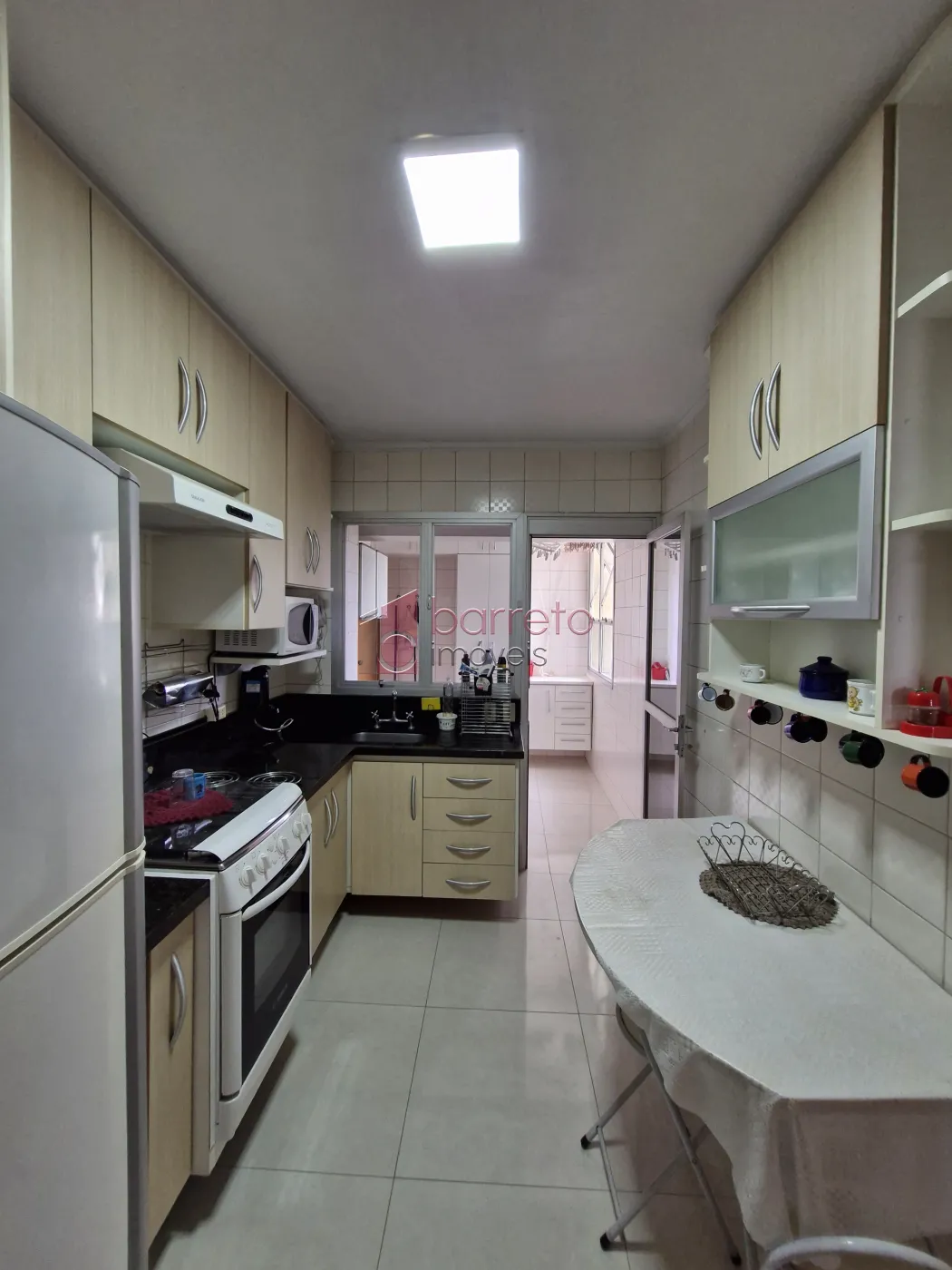 APARTAMENTO SEMI MOBILIADO NO EDIFÍCIO LIBERDADE – JUNDIAI/SP