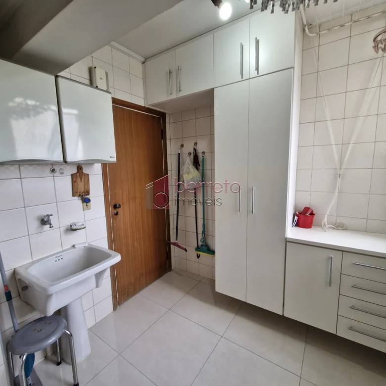APARTAMENTO SEMI MOBILIADO NO EDIFÍCIO LIBERDADE – JUNDIAI/SP