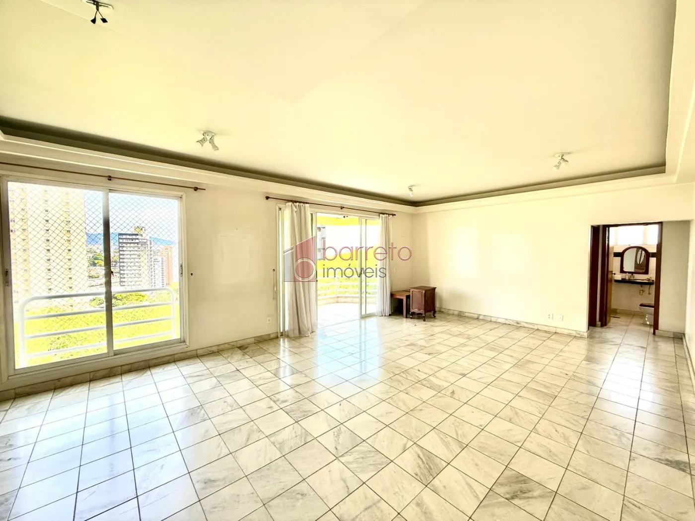 APARTAMENTO COM 3 SUÍTES À VENDA NO EDIFÍCIO IBIZA – CENTRO – JUNDIAÍ/SP