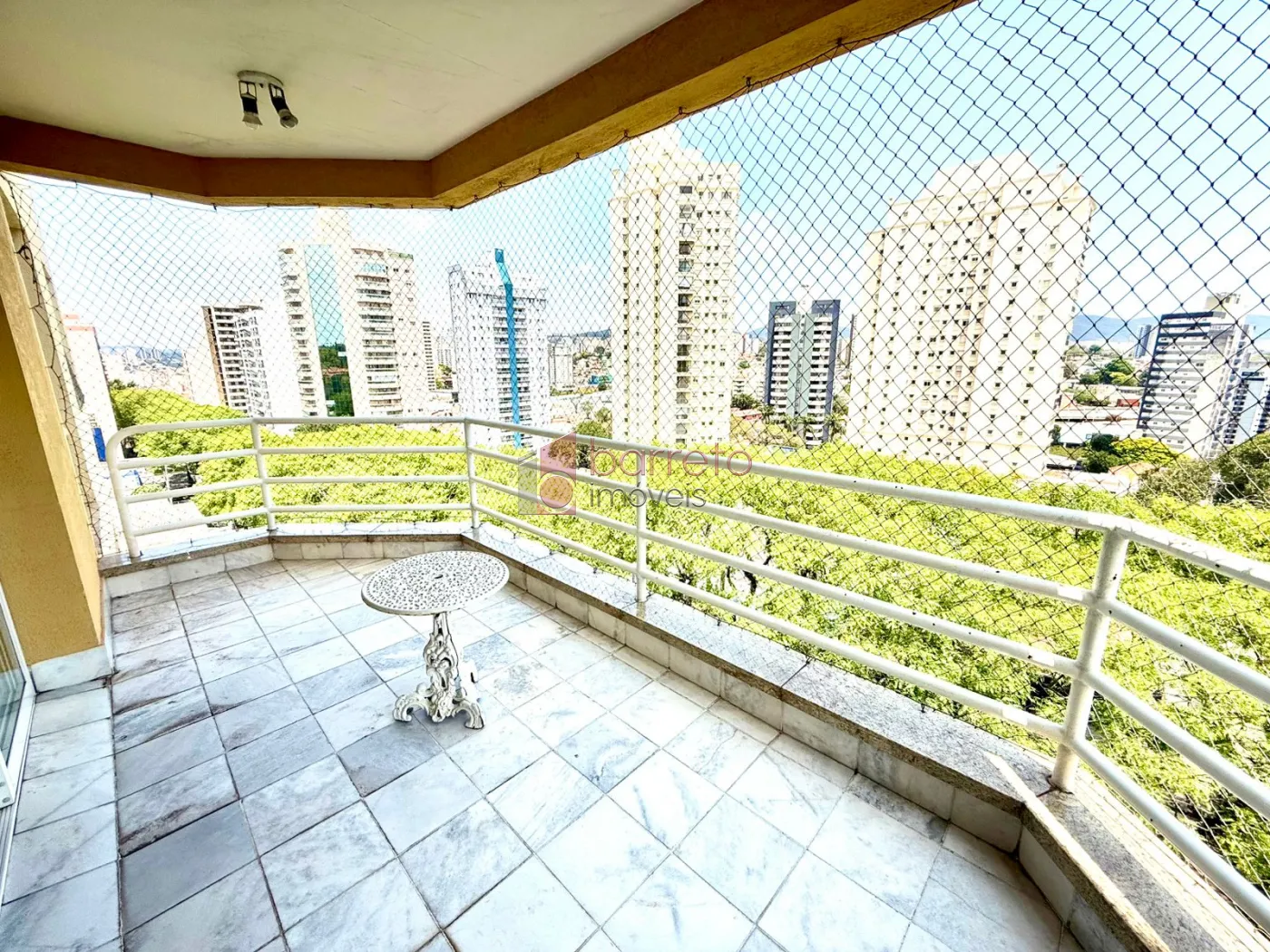 APARTAMENTO COM 3 SUÍTES À VENDA NO EDIFÍCIO IBIZA – CENTRO – JUNDIAÍ/SP