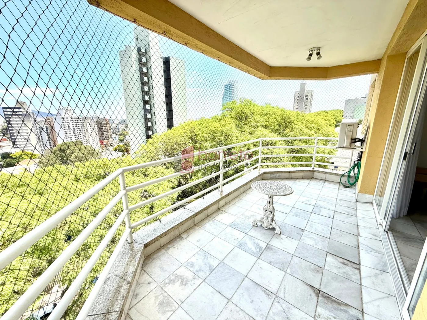 APARTAMENTO COM 3 SUÍTES À VENDA NO EDIFÍCIO IBIZA – CENTRO – JUNDIAÍ/SP